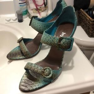 Women’s stilettos snakeskin size 7.5
